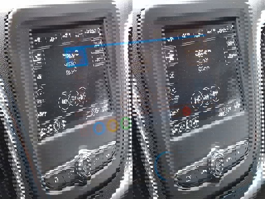 Used 2022 Chevrolet Equinox LT image 16