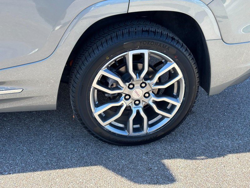 Used 2023 GMC Terrain Denali w/ LPO, Floor Liner Package AWD/4WD image 10