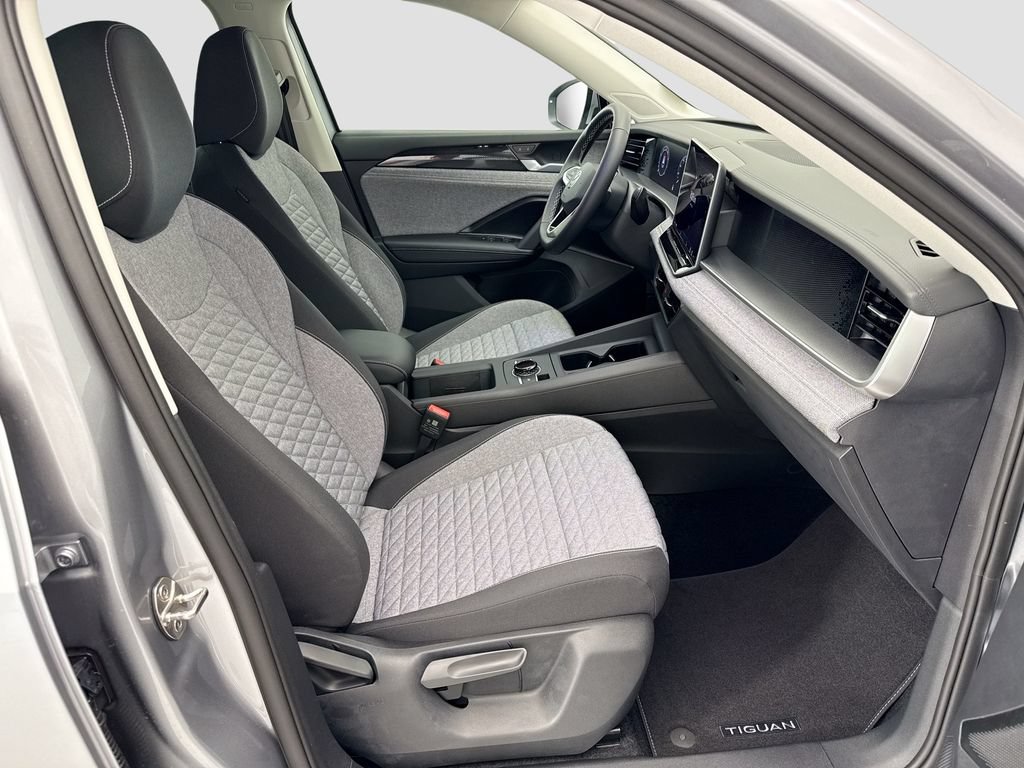 New 2026 Volkswagen Tiguan S FWD image 18