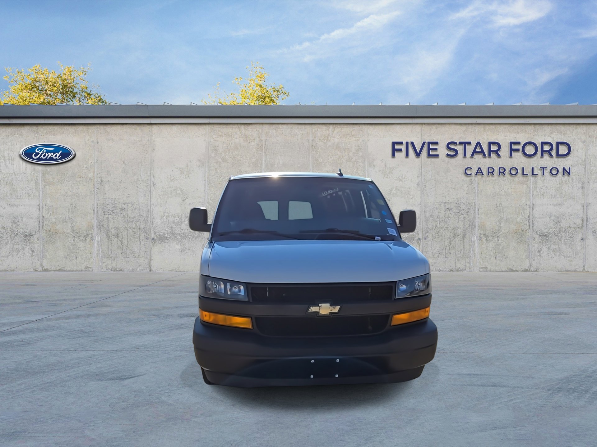 Used 2021 Chevrolet Express 2500 Extended w/ Driver Convenience Package image 4