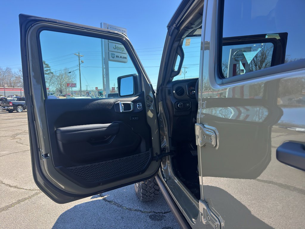 New 2026 Jeep Gladiator Willys AWD/4WD image 18