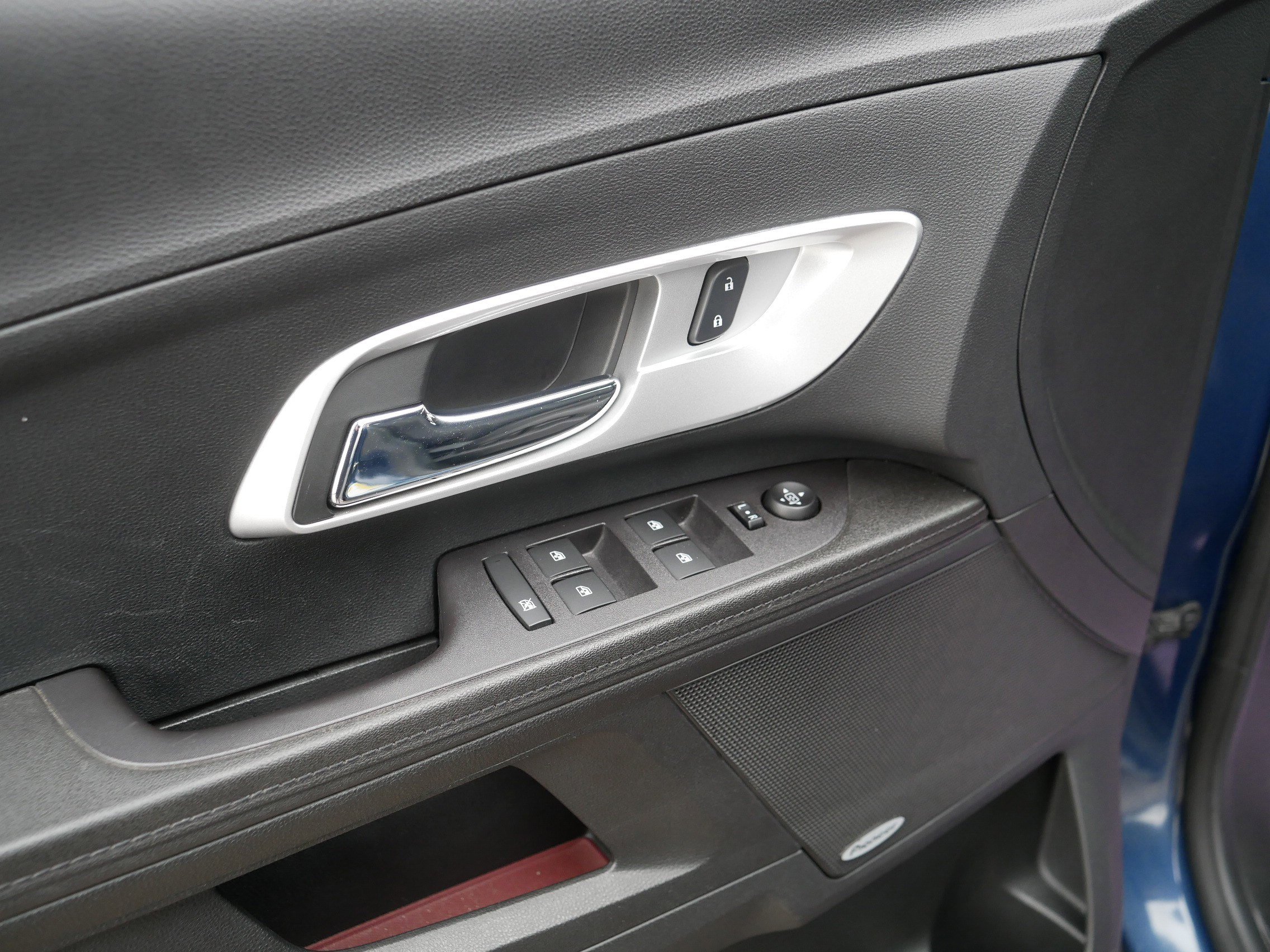 Used 2017 Chevrolet Equinox LT w/ Convenience Package image 19