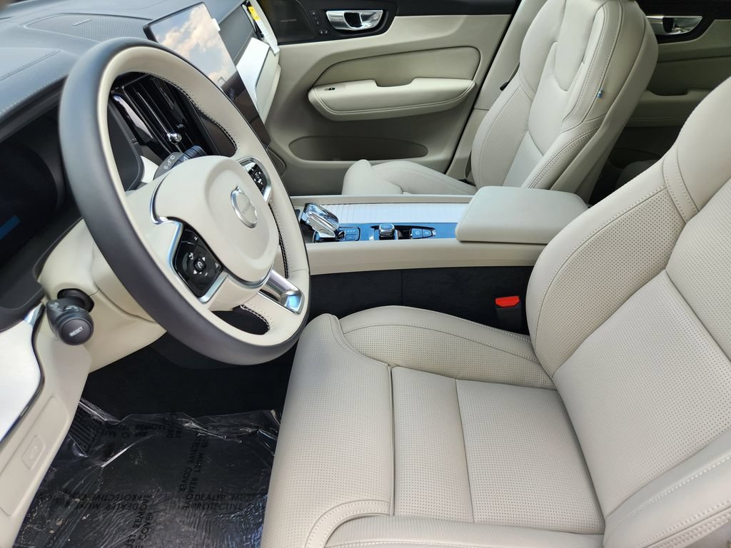 New 2026 Volvo XC60 B5 Ultra w/ Climate Package AWD/4WD image 4