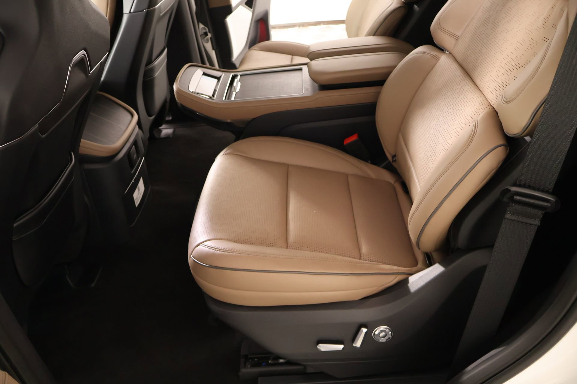 New 2026 Lincoln Navigator Black Label AWD/4WD image 12