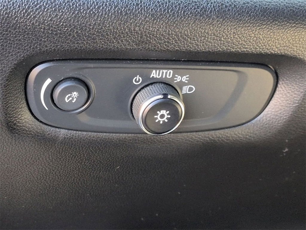 Certified 2023 Chevrolet Traverse LS image 17