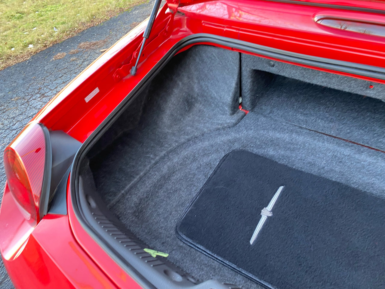 Used 2002 Ford Thunderbird Deluxe image 29