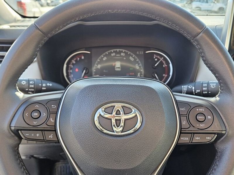 Used 2023 Toyota RAV4 XLE Premium image 27