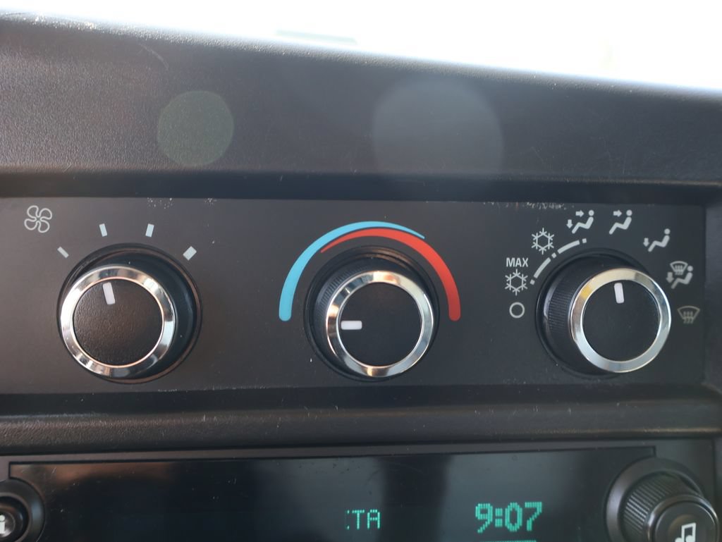 Used 2021 Chevrolet Express 3500 RWD image 18