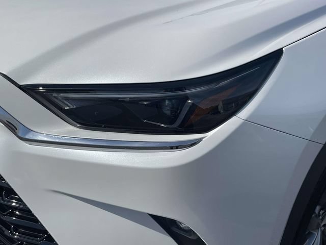 Used 2025 Toyota Grand Highlander FWD image 3