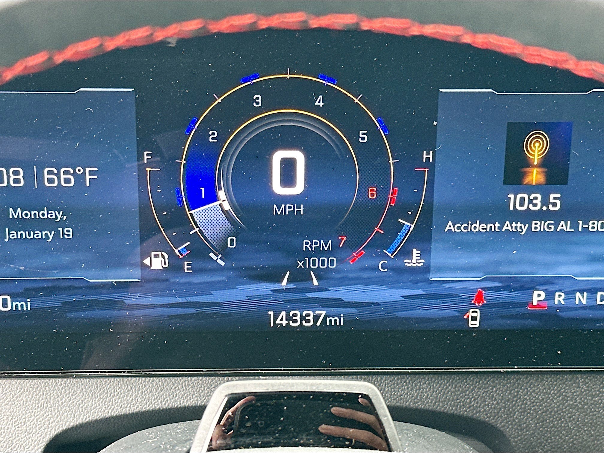 Used 2025 Chevrolet Traverse RS image 12