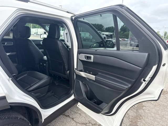 Used 2022 Ford Explorer Limited w/ Equipment Group 301A RWD image 15