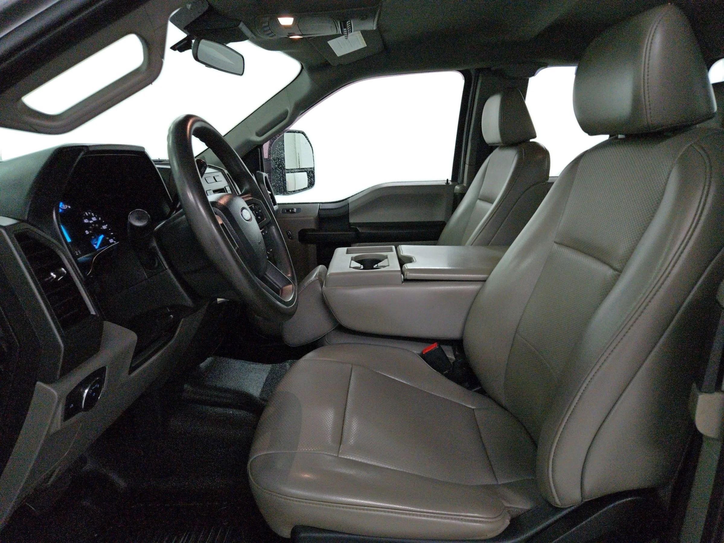 Used 2020 Ford F250 XL w/ Power Equipment Group image 9