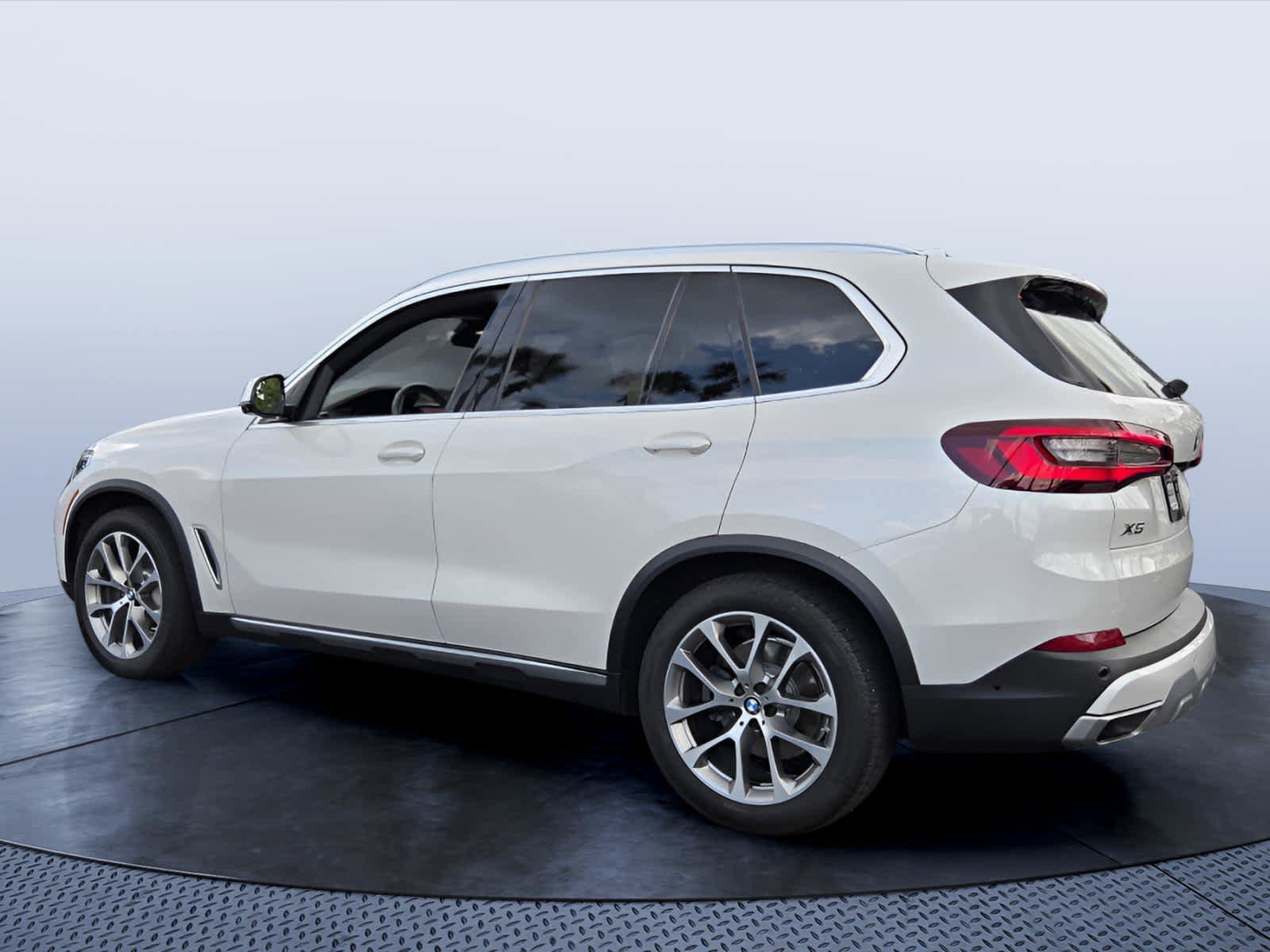 Used 2020 BMW X5 sDrive40i w/ Premium Package RWD image 4