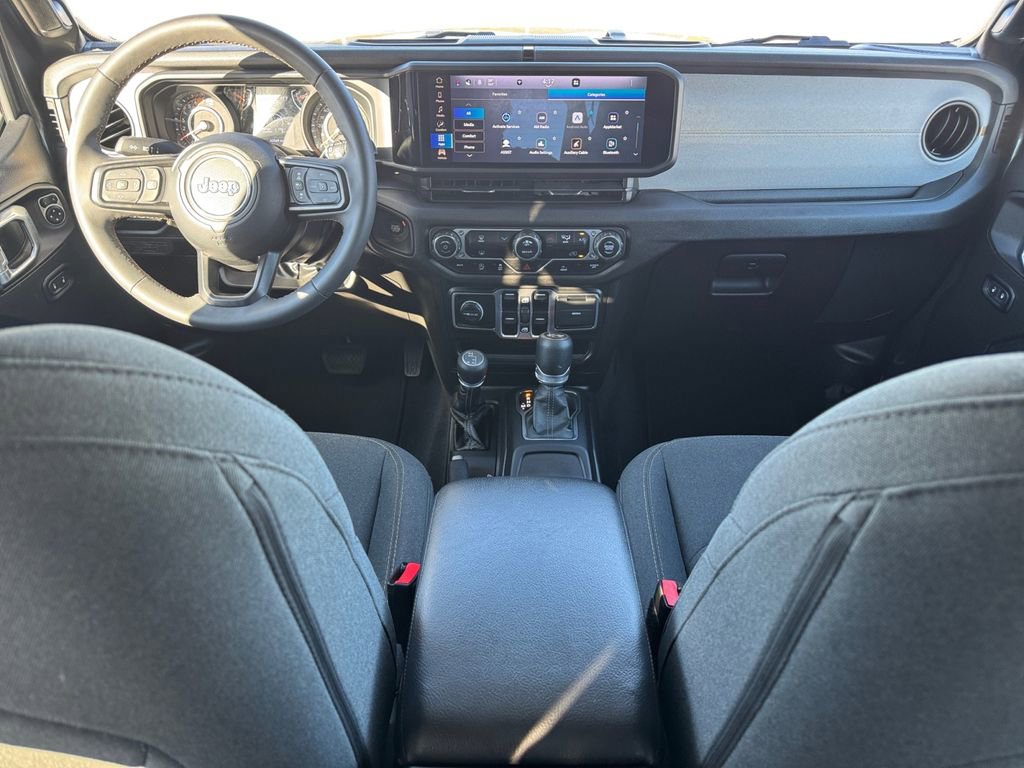 Used 2025 Jeep Wrangler Sport S image 10