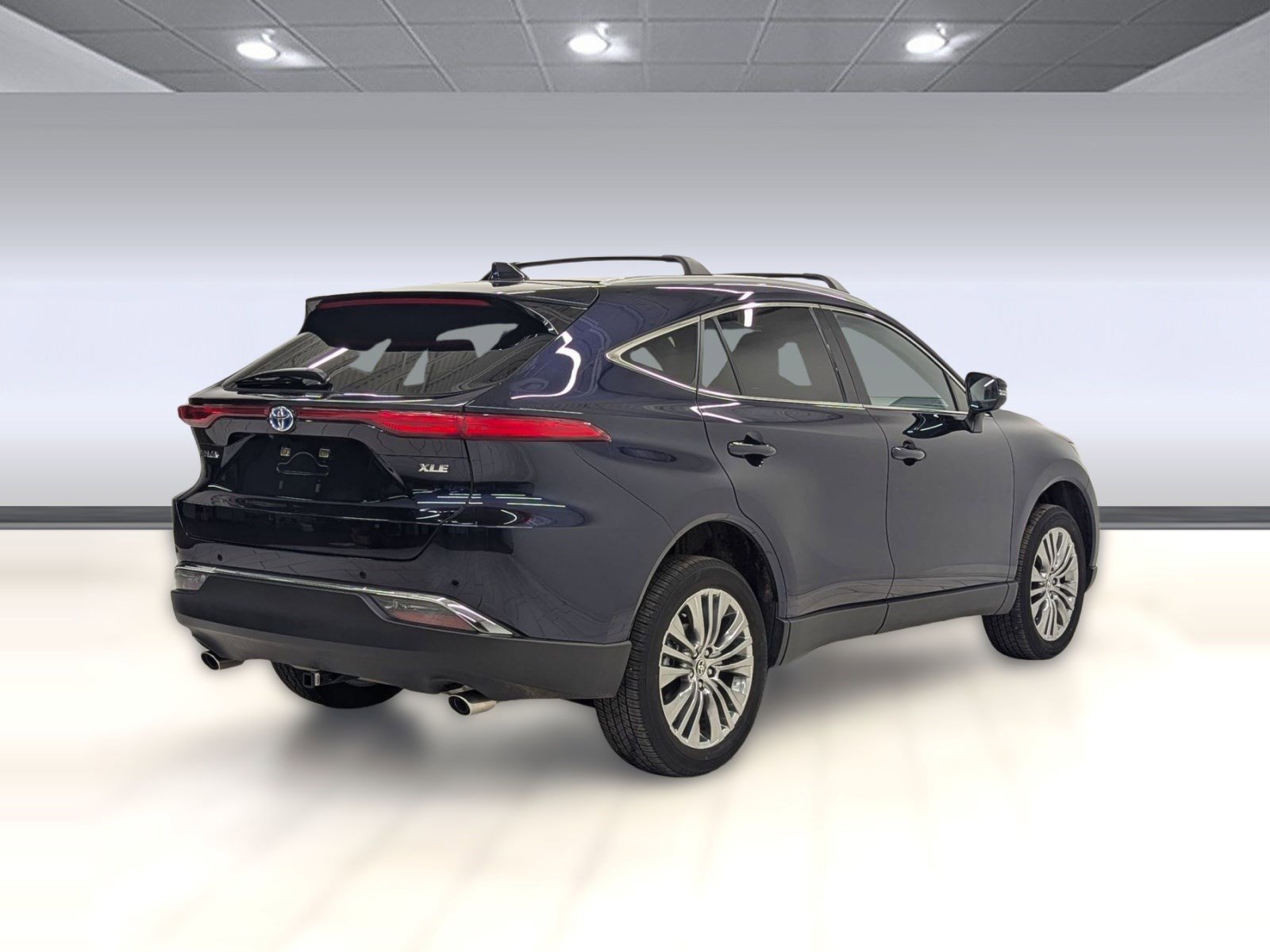 Used 2024 Toyota Venza XLE image 7