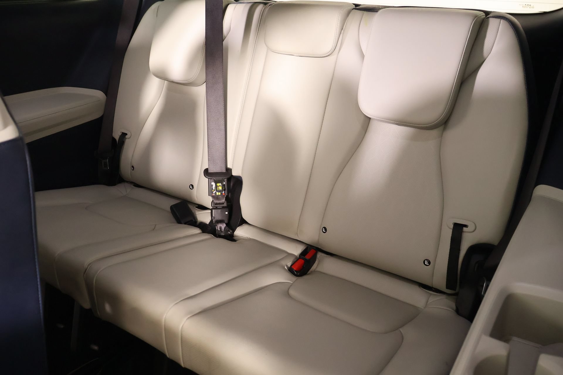 Used 2025 Kia Carnival SX FWD image 13