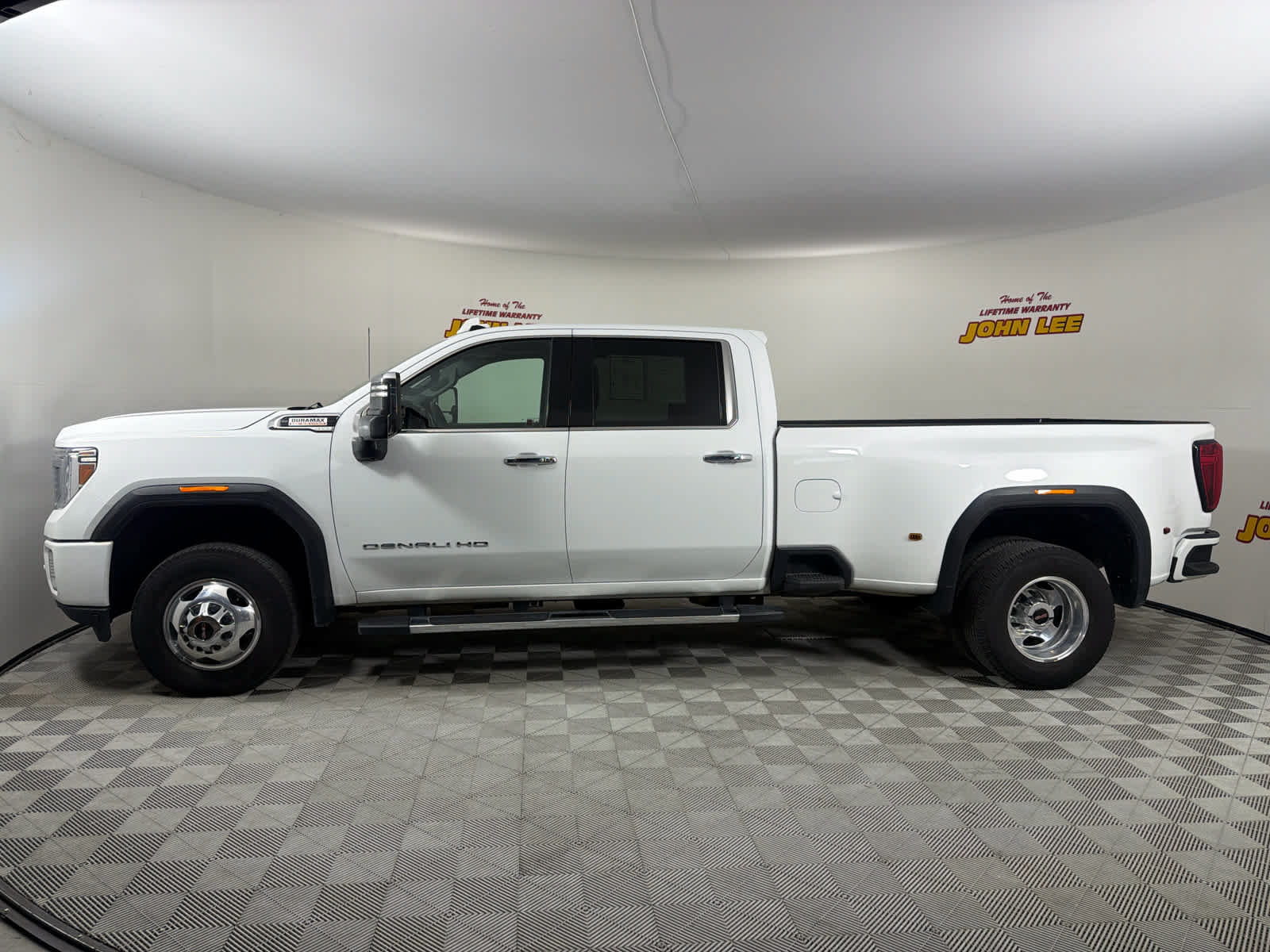 Used 2020 GMC Sierra 3500 Denali w/ Denali Ultimate Package AWD/4WD image 2