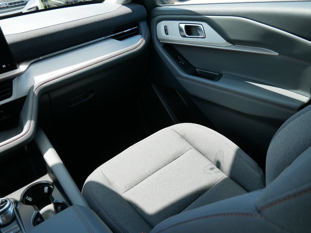 New 2026 Ford Explorer Active AWD/4WD image 17