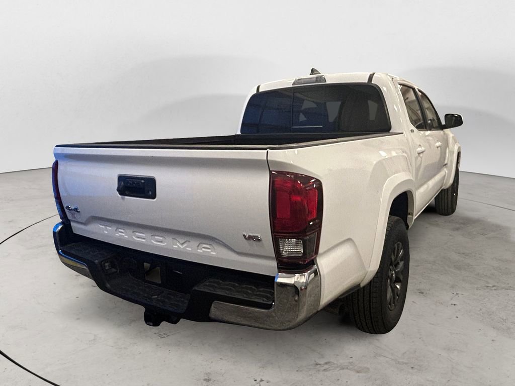 Certified 2023 Toyota Tacoma SR5 AWD/4WD image 5