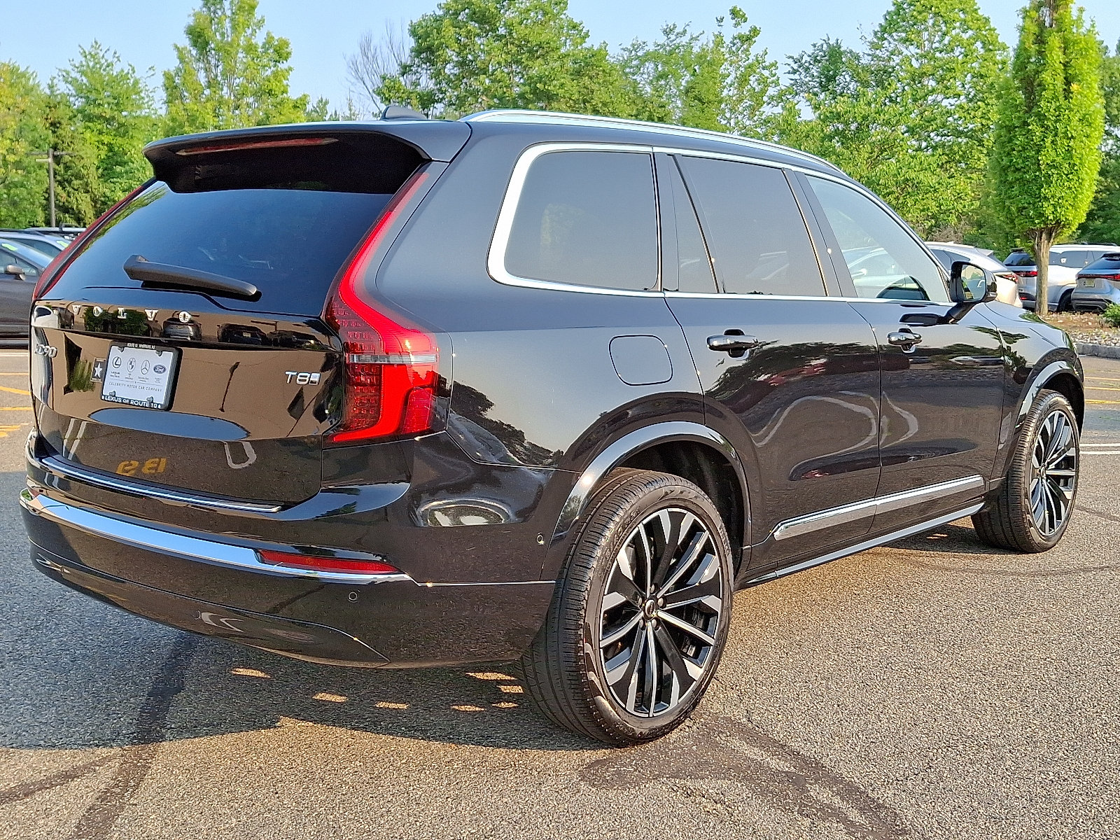 Used 2025 Volvo XC90 T8 Plus AWD/4WD image 6