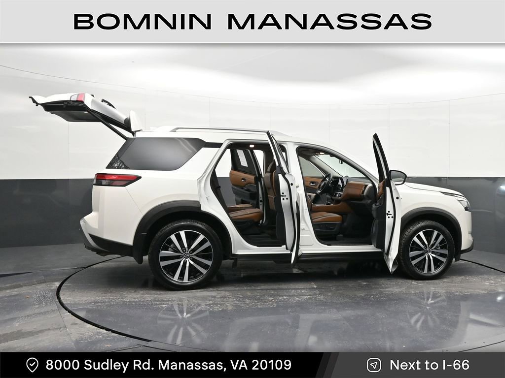 Used 2024 Nissan Pathfinder Platinum image 38