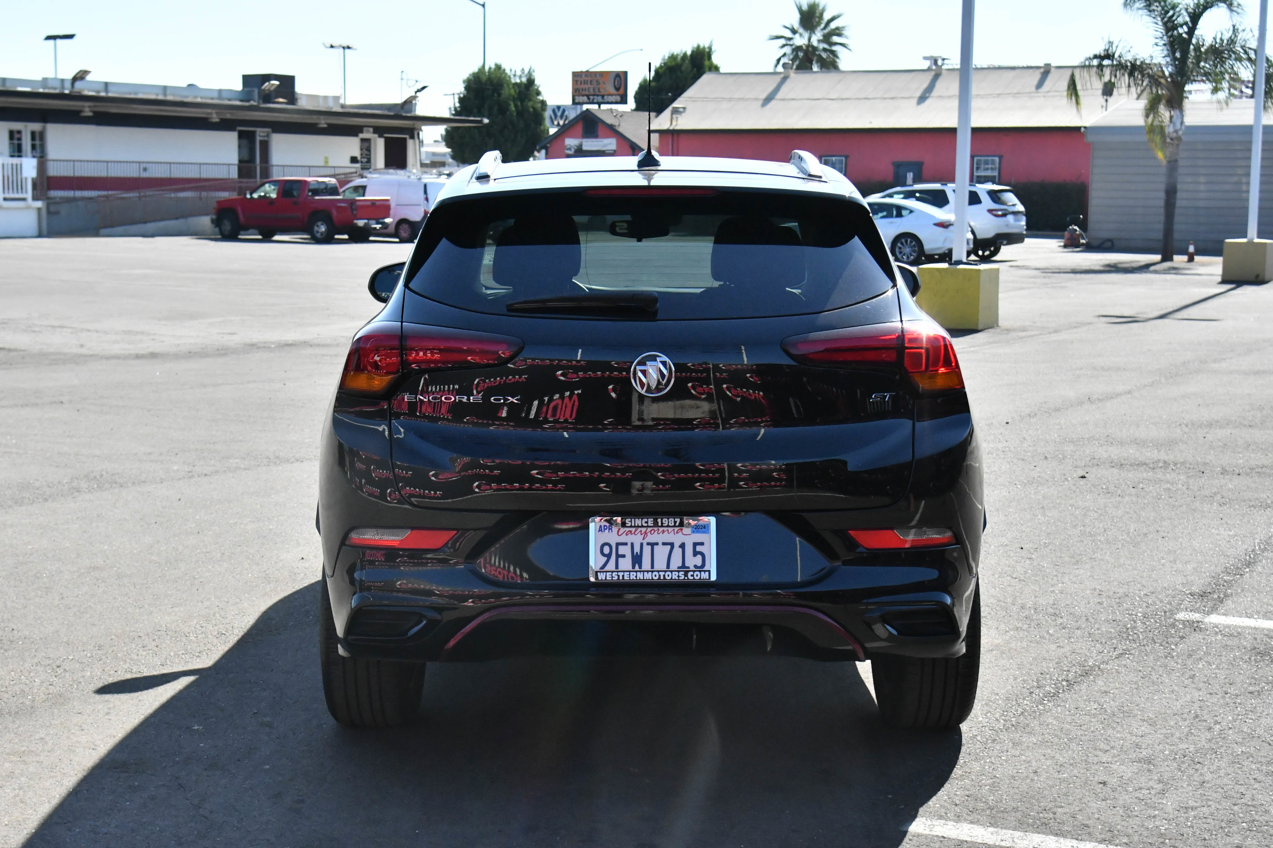 Used 2023 Buick Encore GX Select w/ Sport Touring Package image 7