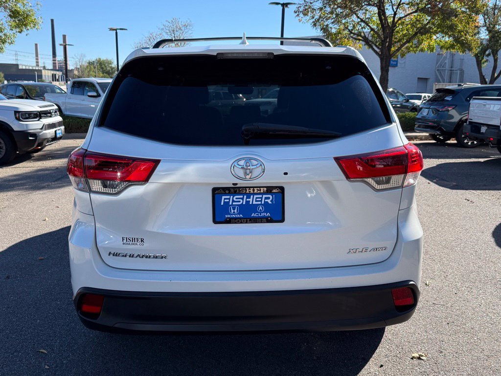 Used 2018 Toyota Highlander XLE AWD/4WD image 5
