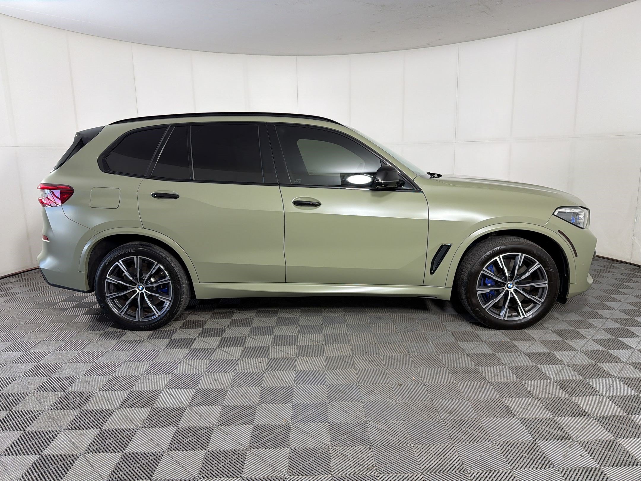 Used 2020 BMW X5 M50i w/ Executive Package AWD/4WD image 8