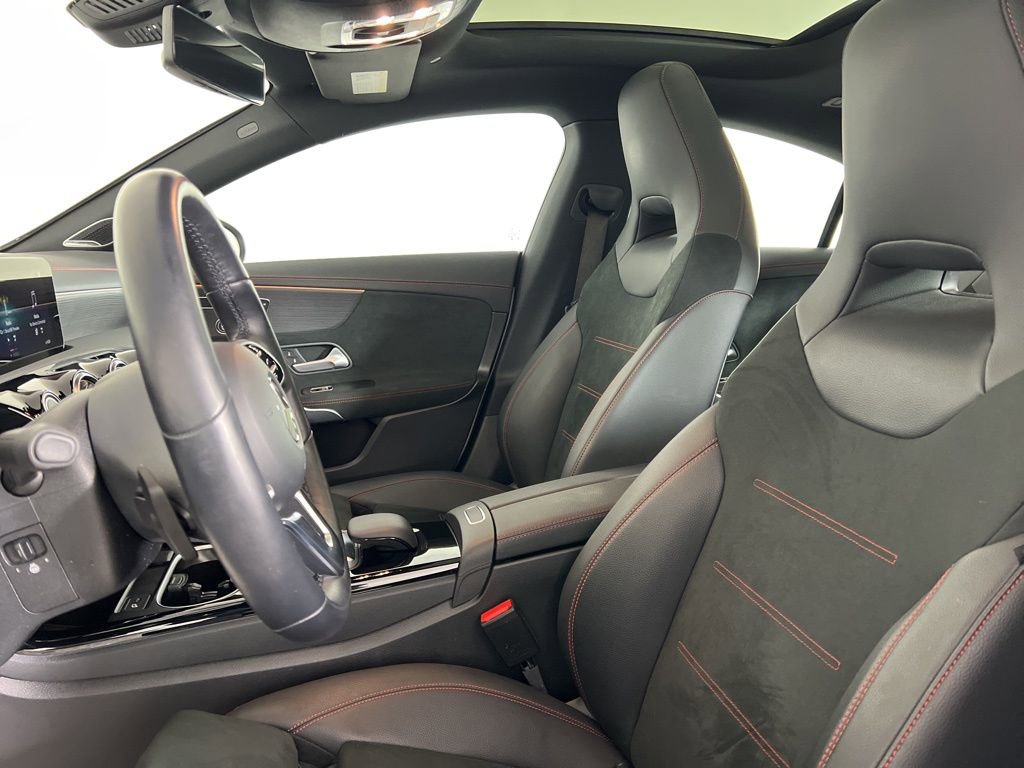 Used 2023 Mercedes-Benz CLA 250 4MATIC image 2