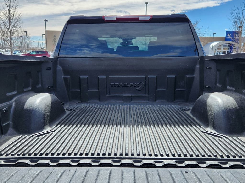 Used 2025 Chevrolet Silverado 1500 LT image 11