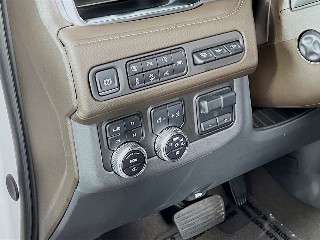 Certified 2024 GMC Yukon Denali w/ Denali Reserve Package AWD/4WD image 10
