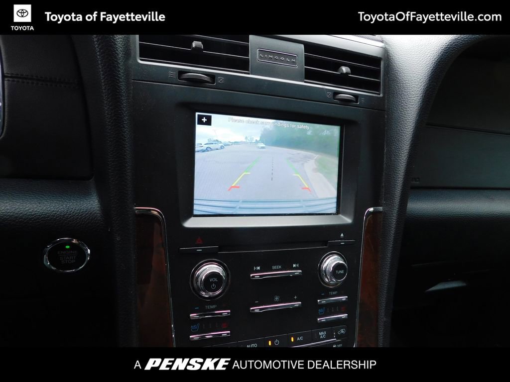 Used 2016 Lincoln Navigator Select image 10