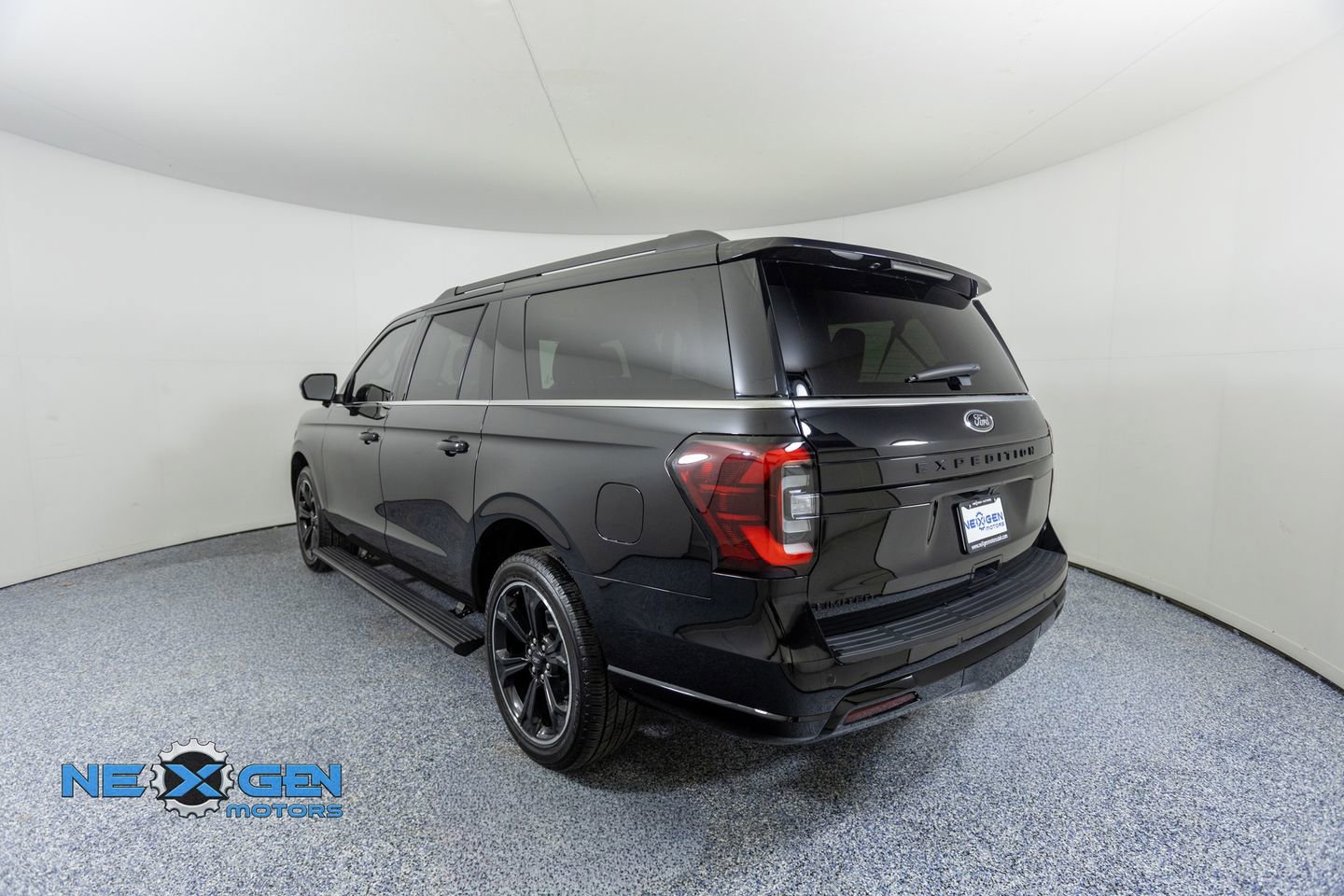 Used 2024 Ford Expedition Max Limited image 5
