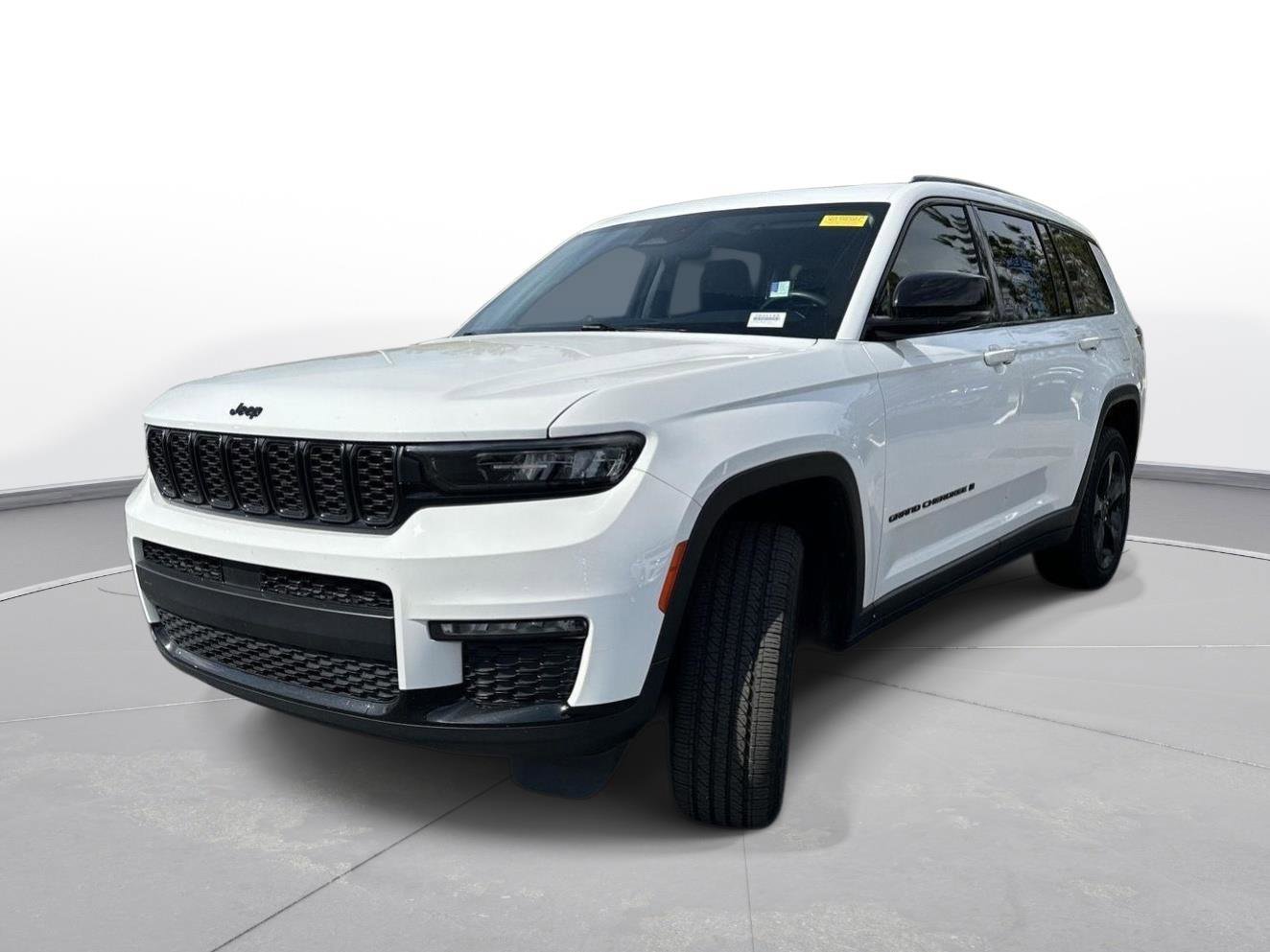 Used 2022 Jeep Grand Cherokee L Limited w/ Black Appearance Package image 3