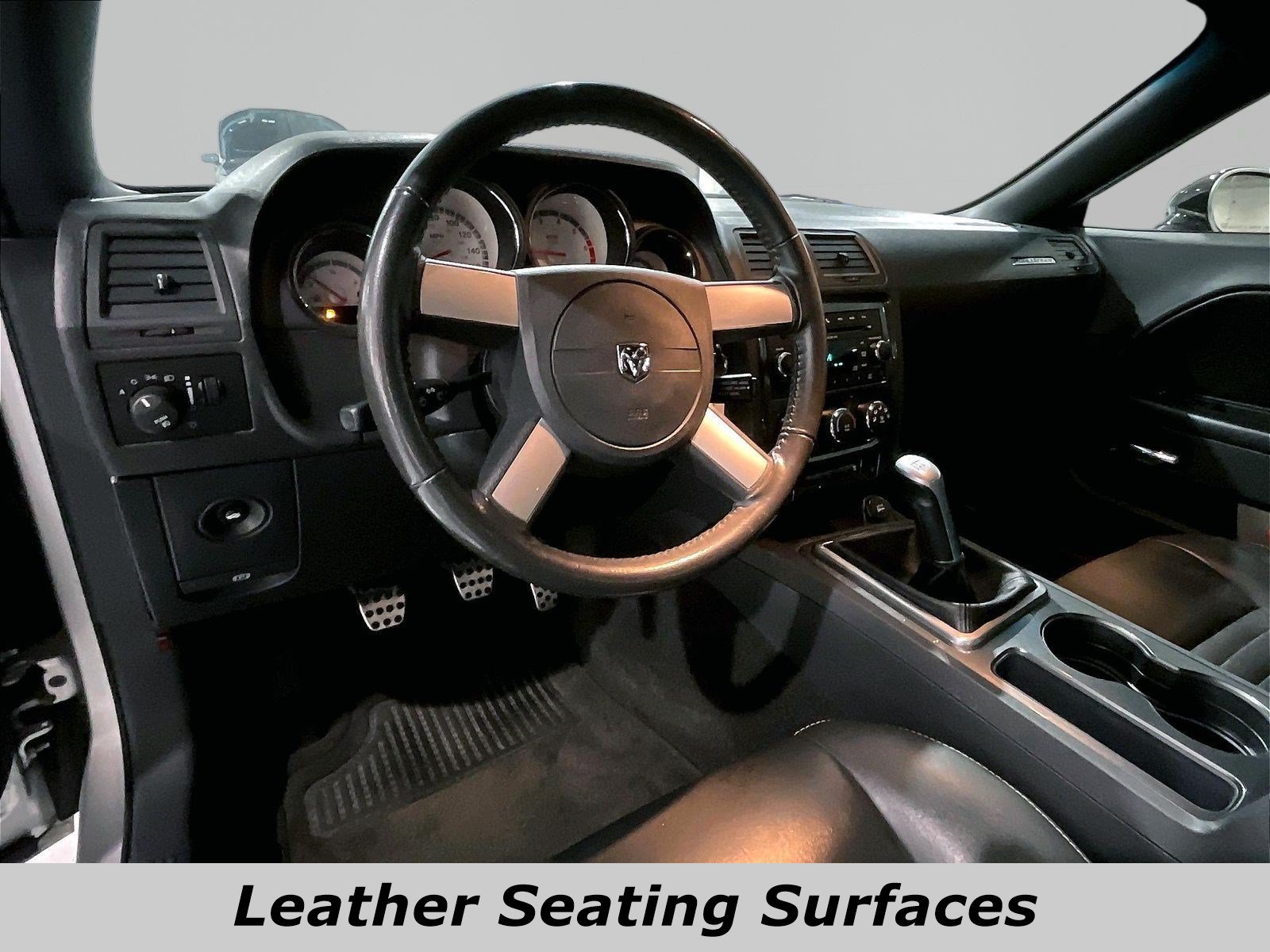 Used 2010 Dodge Challenger R/T RWD image 7