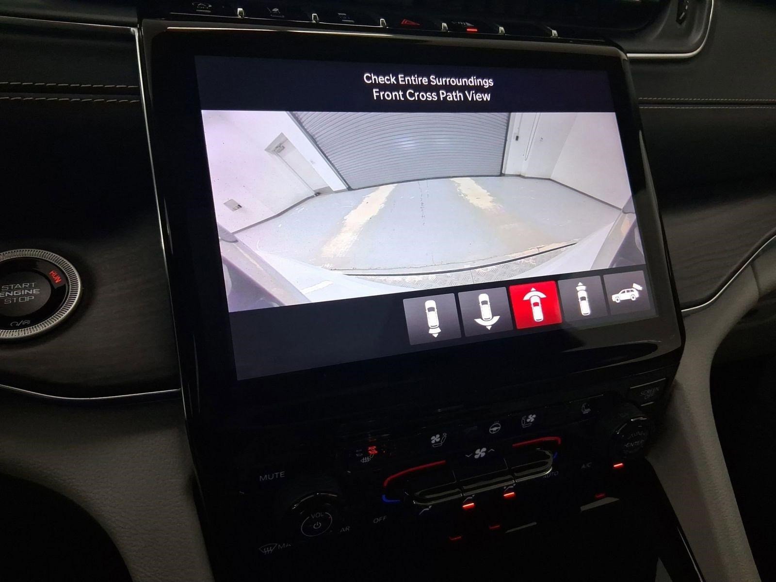 Used 2023 Jeep Grand Cherokee Overland w/ Adv Protech Group III image 28