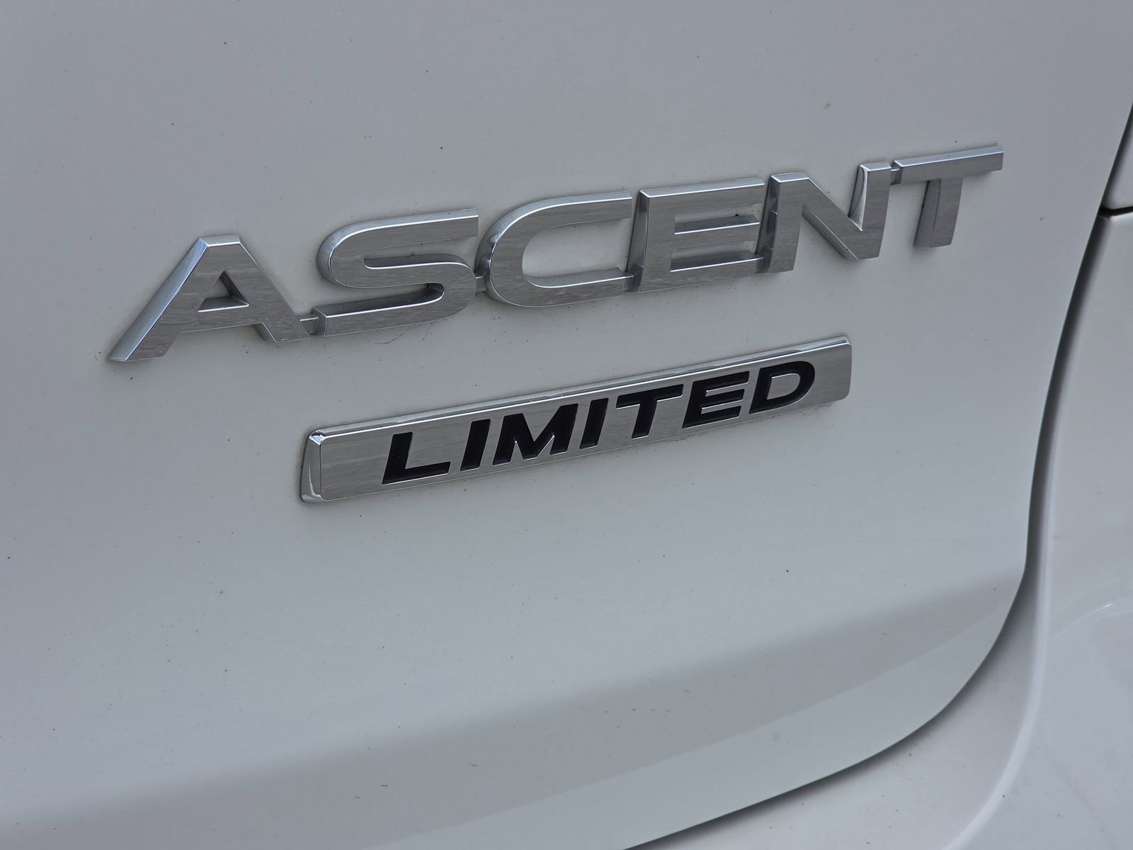 Used 2023 Subaru Ascent Limited AWD/4WD image 6