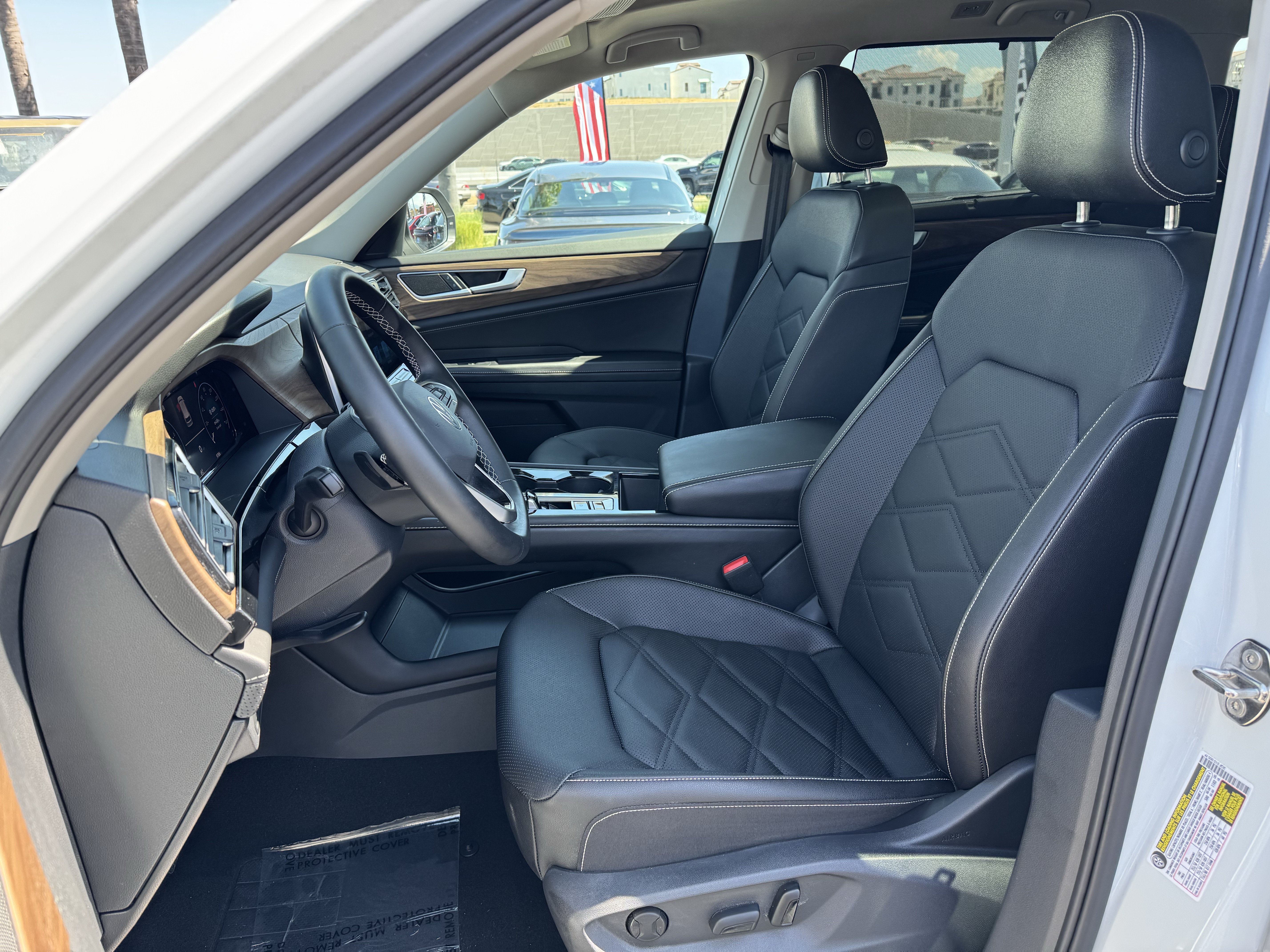 Used 2026 Volkswagen Atlas SE FWD image 14