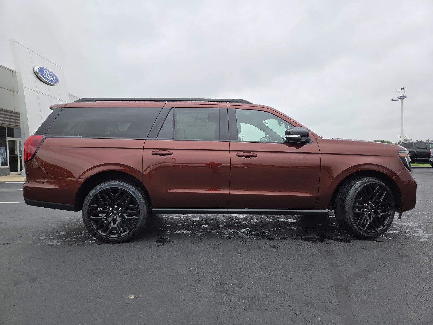 New 2027 Ford Expedition Max Platinum w/ Stealth Performance Package AWD/4WD image 21