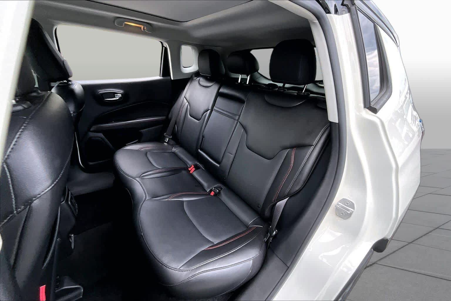 Used 2020 Jeep Compass Trailhawk w/ Leather Interior Group AWD/4WD image 20