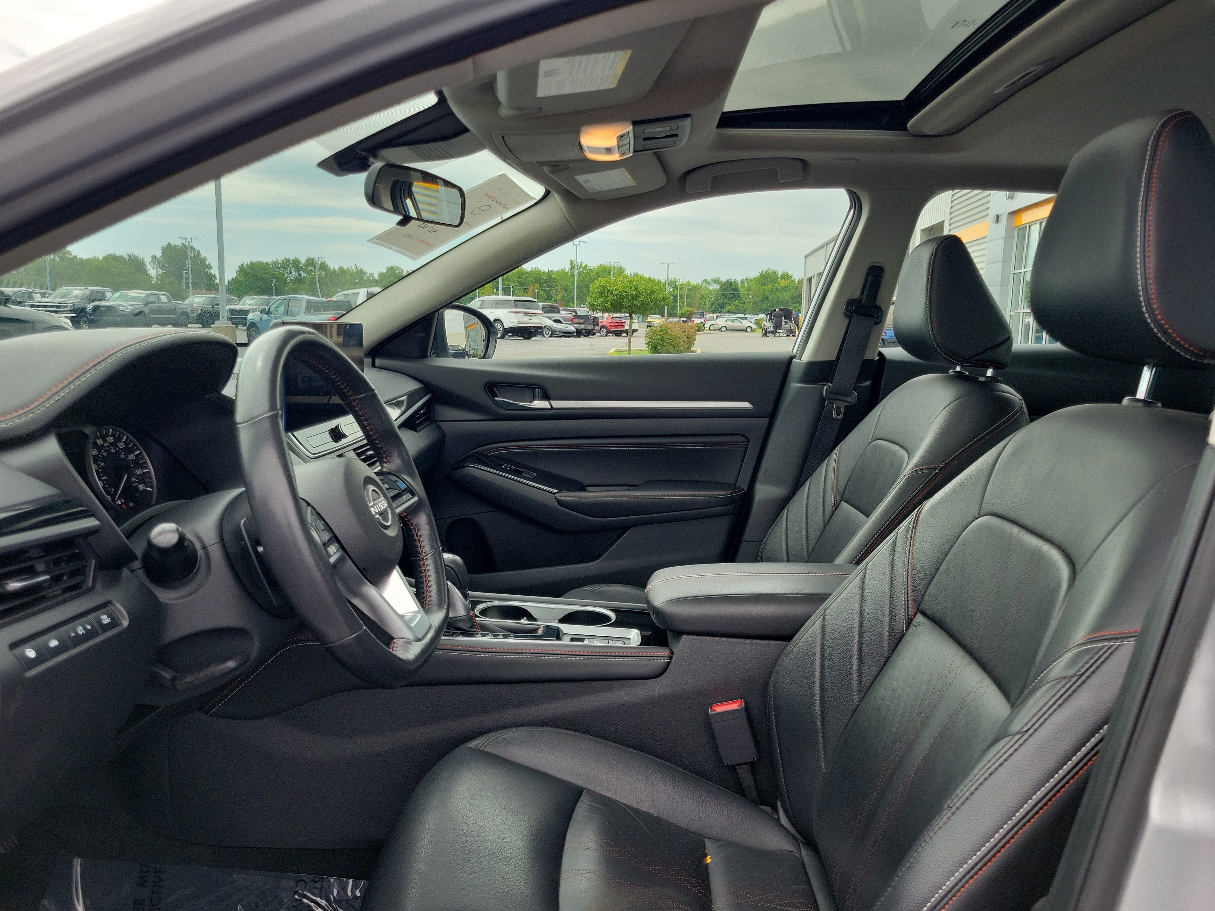 Certified 2023 Nissan Altima 2.0 SR FWD image 15