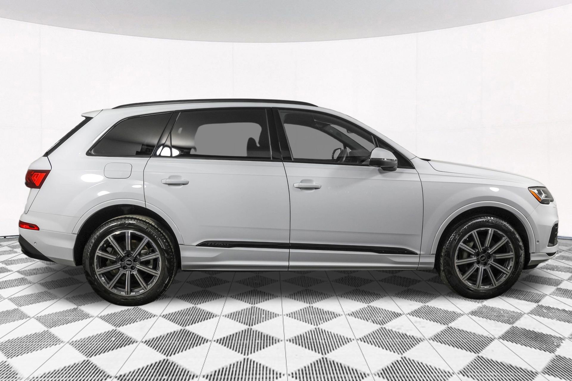 Used 2023 Audi Q7 2.0T Premium Plus w/ Premium Plus Package AWD/4WD image 14