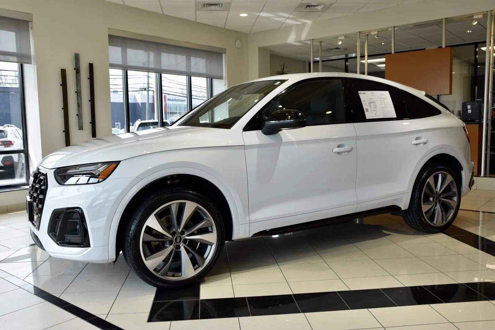 Used 2023 Audi SQ5 Premium Plus w/ Premium Plus Package AWD/4WD image 3