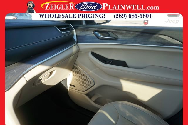 Used 2022 Jeep Grand Cherokee Limited image 36