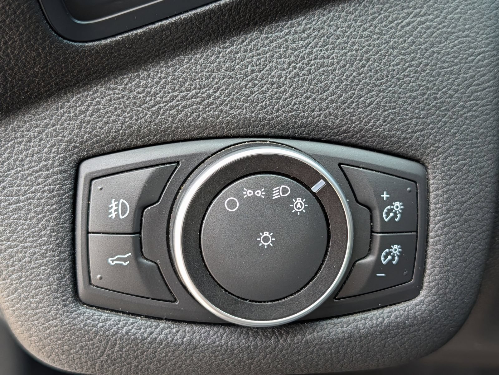 Certified 2017 Ford Escape SE AWD/4WD image 16