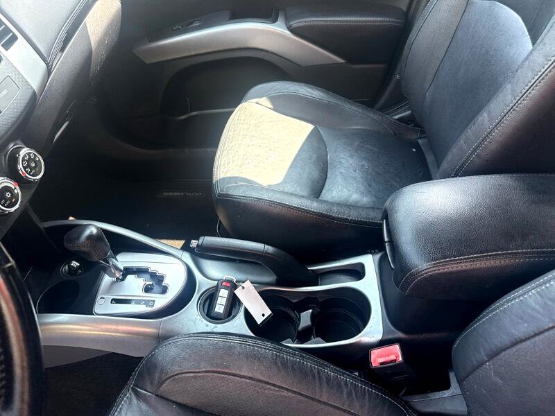 Used 2010 Mitsubishi Outlander XLS image 11