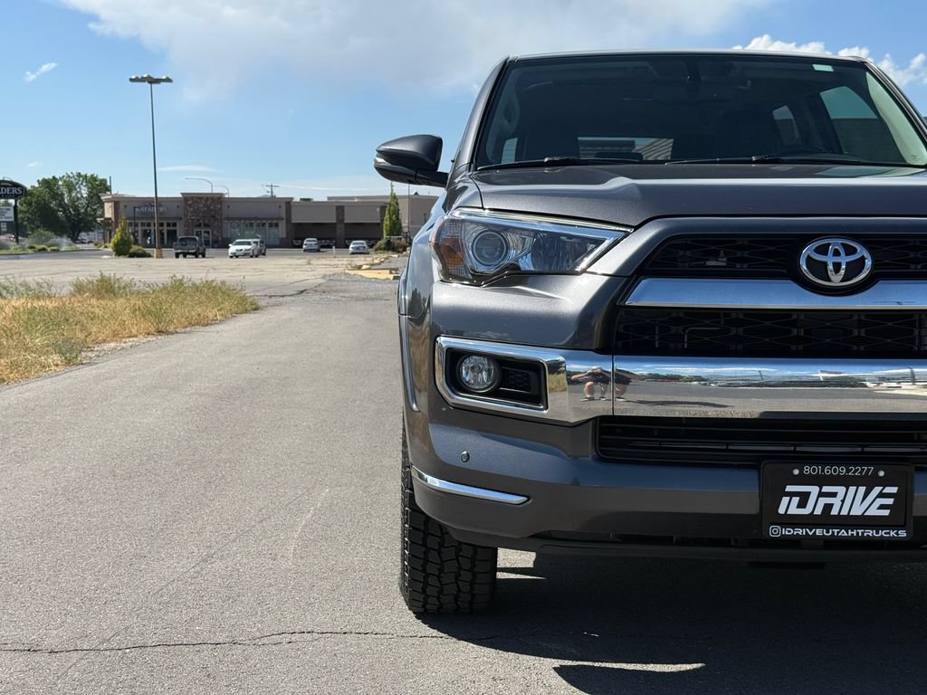 Used 2019 Toyota 4Runner Limited AWD/4WD image 4