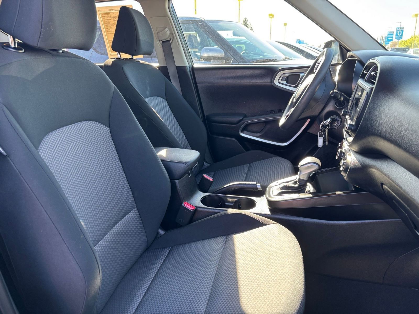 Used 2025 Kia Soul LX w/ LX Technology Package image 34
