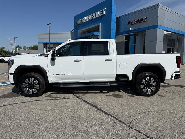 New 2026 GMC Sierra 3500 Denali w/ Denali Reserve Package AWD/4WD image 3