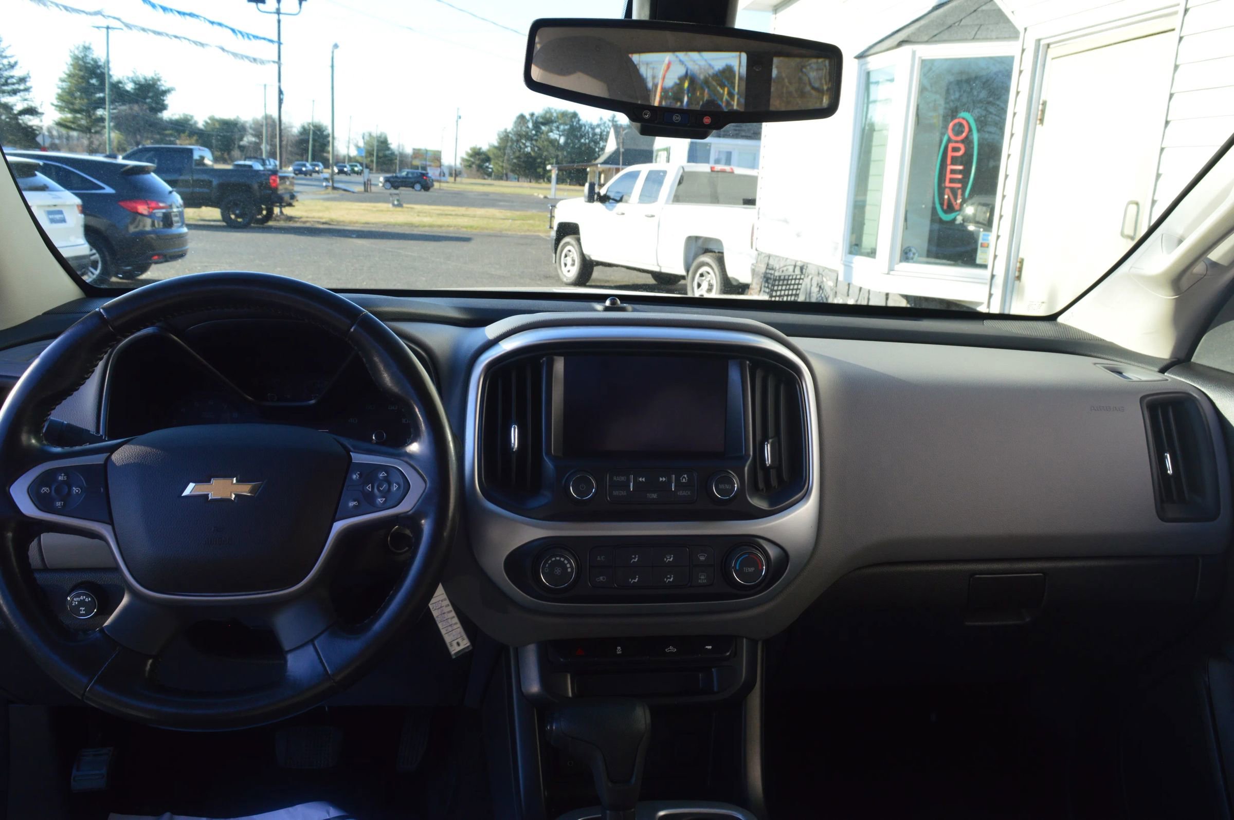 Used 2018 Chevrolet Colorado LT w/ LT Convenience Package image 30